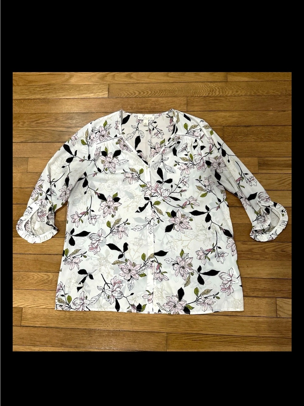 Emaline Women’s M Floral V-Neck 3/4 Sleeve Button Blouse White Pink Black
